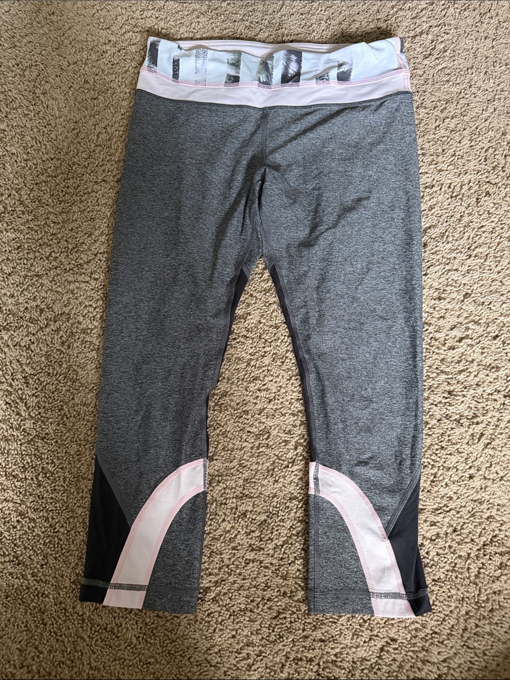 Lululemon size 8 Capri workout pants